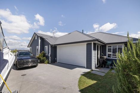 Photo of property in 17 Matepu Crescent, Pyes Pa, Tauranga, 3112
