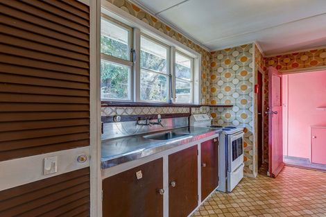 Photo of property in 19 Franklyn Road, Tawa, Wellington, 5028