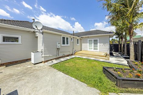 Photo of property in 15 Landscape Road, Papatoetoe, Auckland, 2025