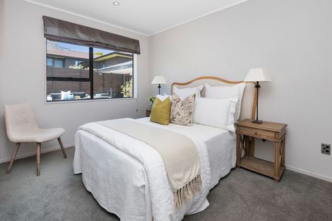 Photo of property in 12 Mark Edward Drive, Half Moon Bay, Auckland, 2012