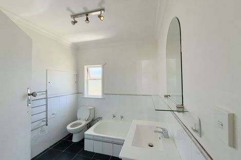 Photo of property in 13 Akarana Avenue, Mount Roskill, Auckland, 1041