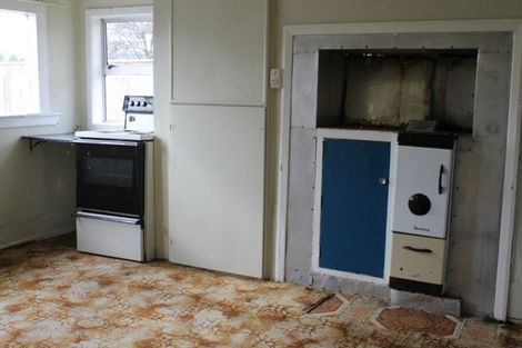 Photo of property in 25 Coates Street, Westport, 7825