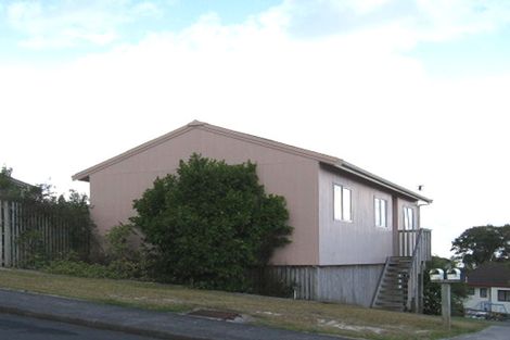 Photo of property in 16 Worthington Place, West Harbour, Auckland, 0618