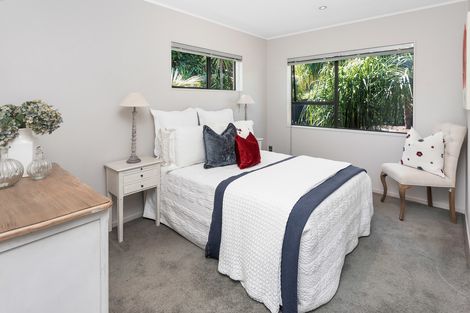 Photo of property in 12 Mark Edward Drive, Half Moon Bay, Auckland, 2012