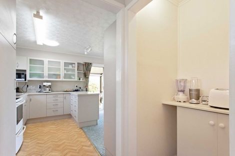 Photo of property in 15 Emlyn Place, Avondale, Christchurch, 8061