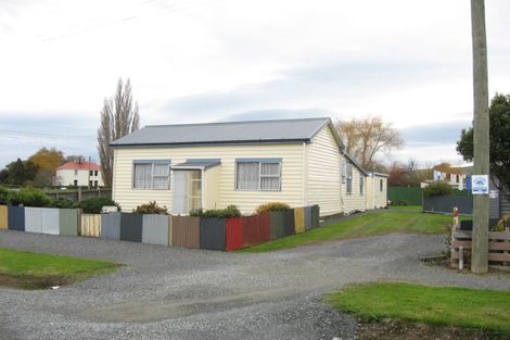 Photo of property in 4 Scott Street, Milton, 9220