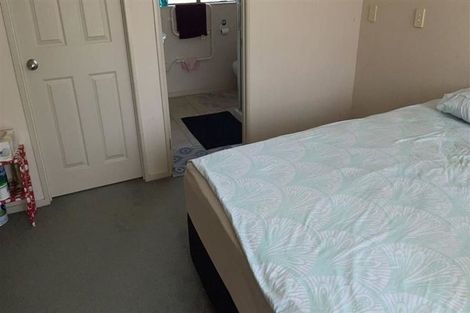 Photo of property in 22 Feeny Crescent, East Tamaki, Auckland, 2013