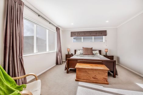 Photo of property in 6 Pickaberry Avenue, Karaka, Papakura, 2113