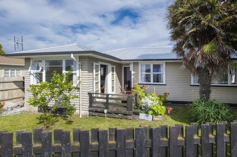 Photo of property in 52 Tyndall Road, Outer Kaiti, Gisborne, 4010