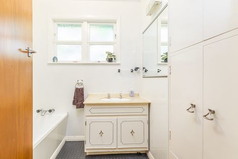 Photo of property in 32 Newport Terrace, Seatoun, Wellington, 6022