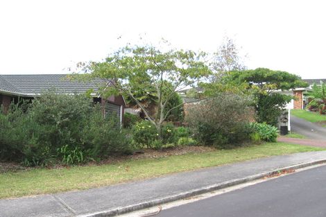 Photo of property in 1/12 Kerlin Crescent, West Harbour, Auckland, 0618