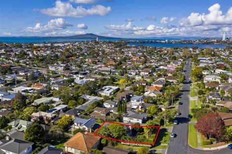 Photo of property in 1/53 Corunna Road, Milford, Auckland, 0620