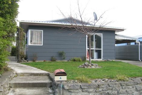 Photo of property in 4 Coromandel Court, Roslyn, Palmerston North, 4414