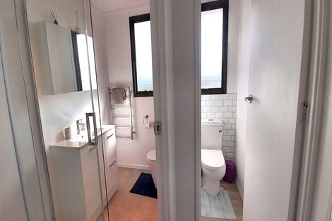 Photo of property in 16 Maywood Crescent, Glen Eden, Auckland, 0602