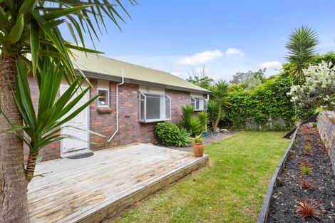 Photo of property in 1/182 Waimumu Road, Massey, Auckland, 0614