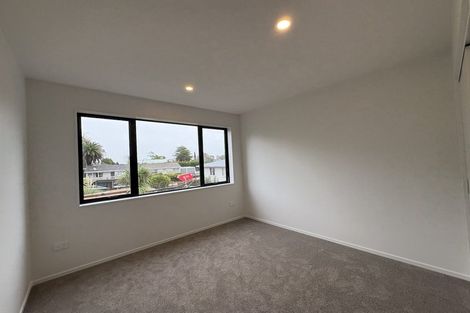 Photo of property in 102c Ennis Avenue, Pakuranga Heights, Auckland, 2010