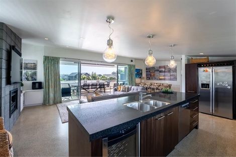 Photo of property in 32 Taumata Road, Omaha, 0986