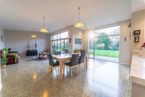 Photo of property in 95 Main Road North, Geraldine, 7930