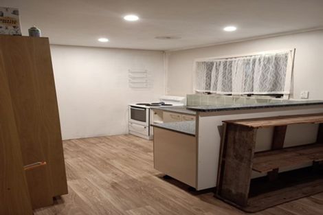 Photo of property in 30 Sunvue Road, Glen Eden, Auckland, 0602