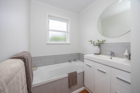 Photo of property in 16 Portal Crescent, Beerescourt, Hamilton, 3200