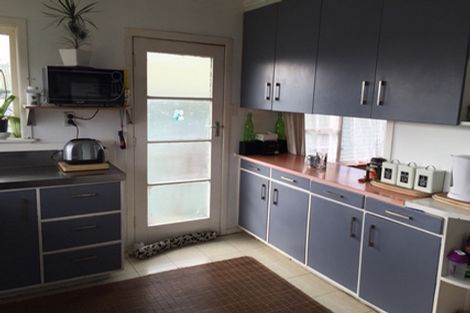 Photo of property in 3179 Great North Road, New Lynn, Auckland, 0600