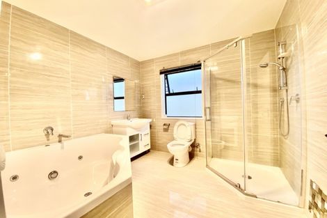 Photo of property in 14 Ray Small Drive, Papakura, 2110