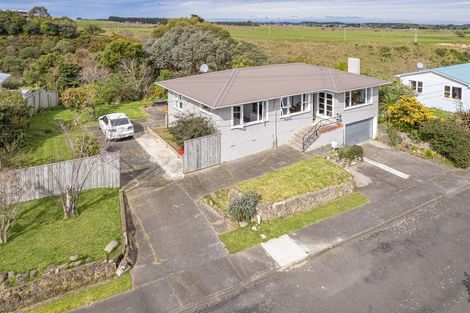 Photo of property in 13 East Way, Durie Hill, Whanganui, 4500