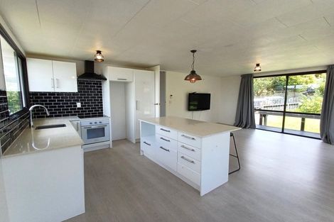 Photo of property in 16 Maywood Crescent, Glen Eden, Auckland, 0602