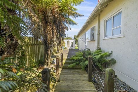Photo of property in 17 Kimberley Road, Levin, 5571