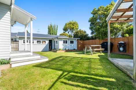 Photo of property in 4 Sequoia Place, Maoribank, Upper Hutt, 5018