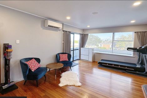 Photo of property in 32 Felgrove Street, Glendene, Auckland, 0602