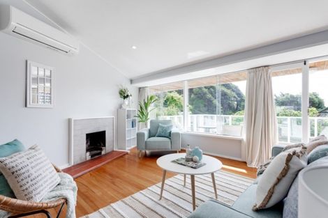 Photo of property in 5 Waerenga Road, Days Bay, Lower Hutt, 5013