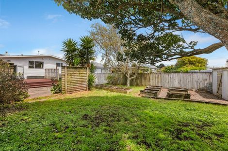 Photo of property in 27 Rospeath Crescent, Spotswood, New Plymouth, 4310