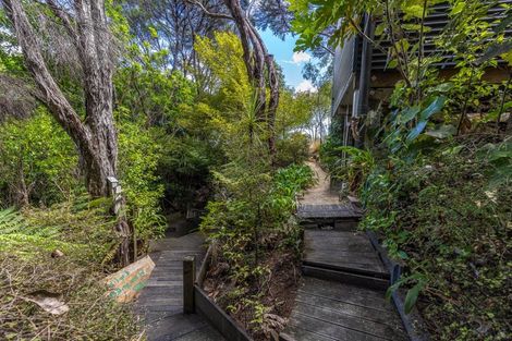 Photo of property in 2 Ocean Vista Lane, Paraparaumu, 5032