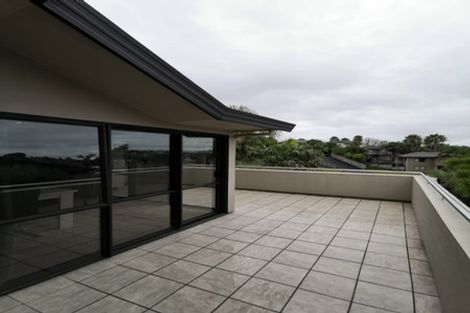 Photo of property in 58 Hogarth Rise, West Harbour, Auckland, 0618