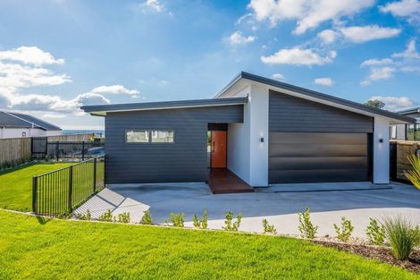 Photo of property in 70 Katania Heights, Brightwater, 7022