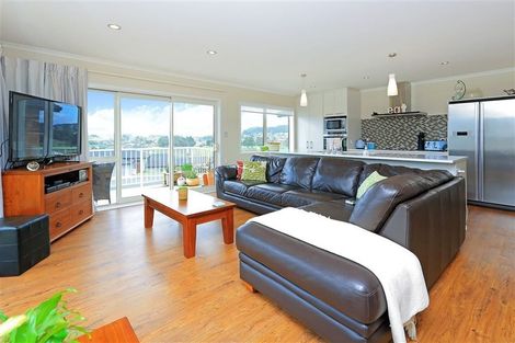 Photo of property in 17 Bob Craig Place, Pukekohe, 2120