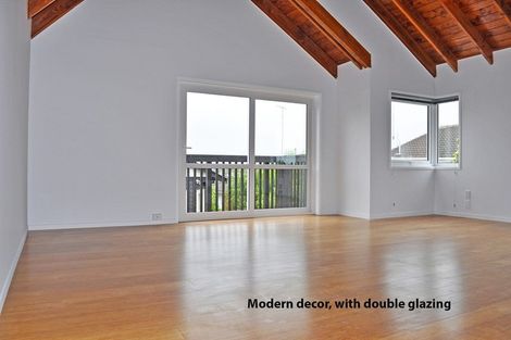 Photo of property in 2/207 Onewa Road, Birkenhead, Auckland, 0626