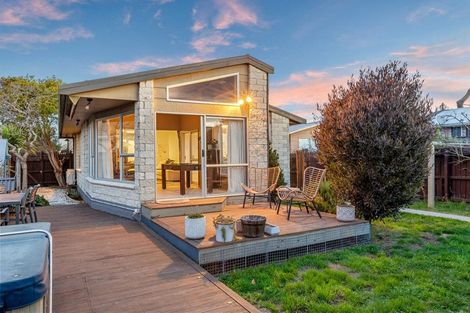 Photo of property in 56 Effingham Street, North New Brighton, Christchurch, 8083