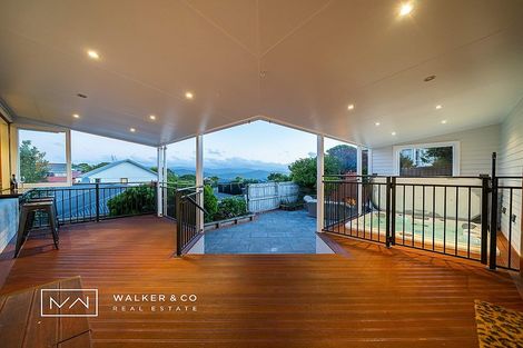 Photo of property in 63 Oakleigh Street, Maungaraki, Lower Hutt, 5010