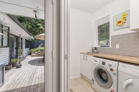 Photo of property in 102 Park Hill Road, Birkenhead, Auckland, 0626