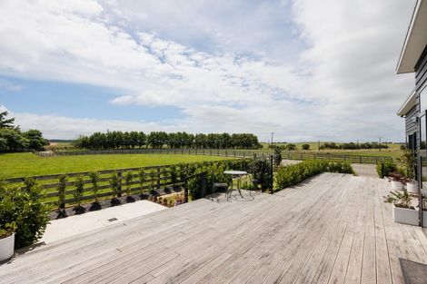 Photo of property in 567 Lethbridge Road, Halcombe, 4775