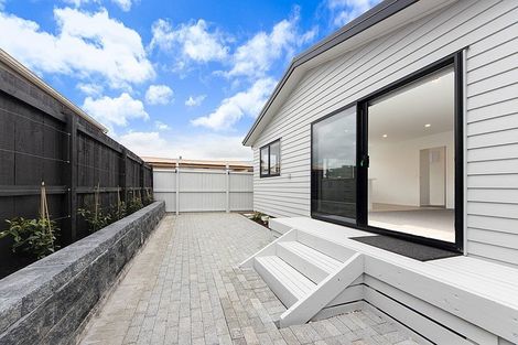 Photo of property in 2 Saffron Street, Birkdale, Auckland, 0626