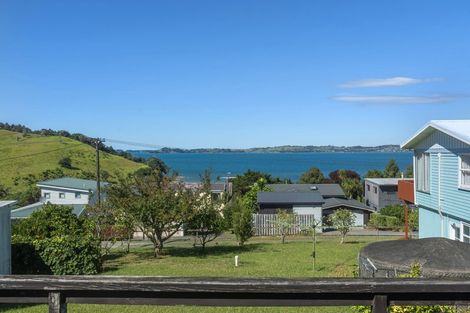 Photo of property in 10 Kookaburra Drive, Tawharanui Peninsula, Matakana, 0986