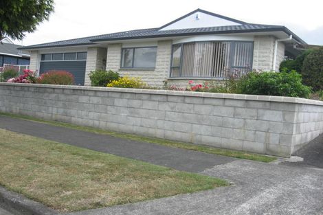 Photo of property in 28 Cedar Crescent, Feilding, 4702