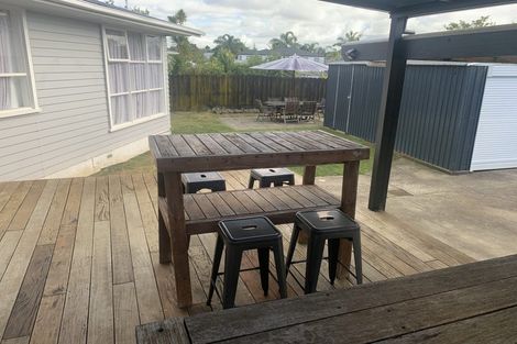 Photo of property in 1/20 Gossamer Drive, Pakuranga Heights, Auckland, 2010