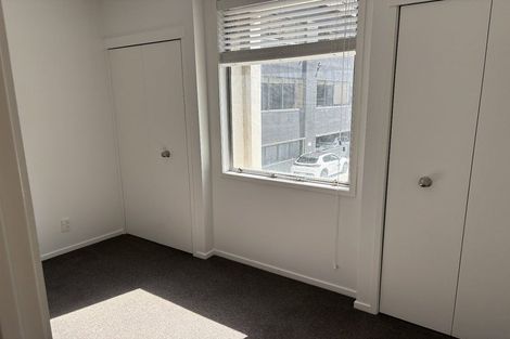 Photo of property in 8 Madeira Lane, Massey, 0614