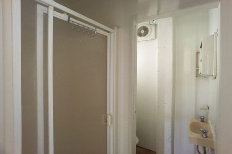 Photo of property in 3/270 Wairau Road, Glenfield, Auckland, 0627