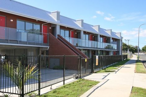 Photo of property in 8/26 Railway Street West, Papakura, 2110