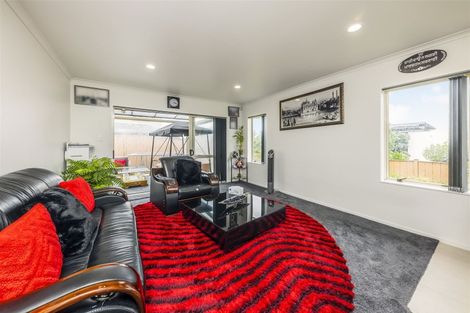 Photo of property in 22 Sarteano Drive, Manurewa, Auckland, 2105